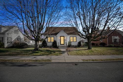 "Sweet Serenity" Stay 10 Minutes from Hershey home "Sweet Serenity" Stay 10 Minutes from Hershey home