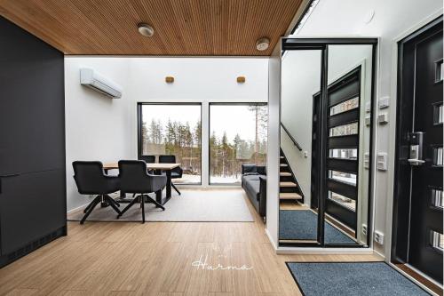 Facilities, Levin Hurma in Levi