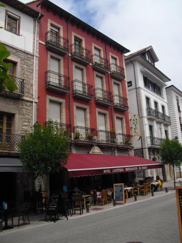 Hotel Los Robles, Cangas de Onís bei Mones