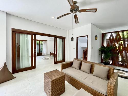 VILLA ANER walking distance to the beach