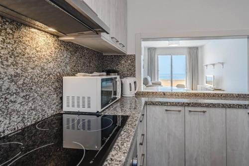 One-Bedroom Apartment image 10