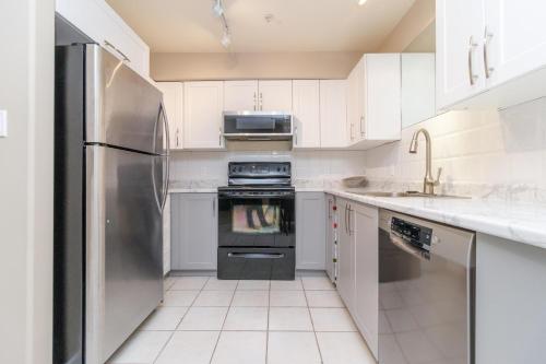 Harbour And Empress Hotel Views, 5 Min Walk To Old Town