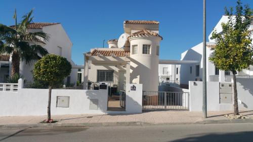  Villa-barricia, Ferienwohnung in Llobregales