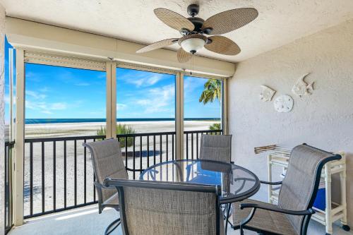 Carlos Pointe 212 2 Bedrooms Gulf Front Elevator Sleeps 4 Heated Pool