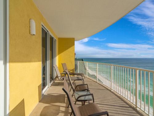 Twin Palms 1805 Beach Chairs 2 Bedrooms Beachfront Pool Access Spa Sleeps 6 - main image