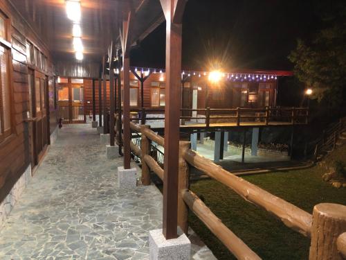 Dreamwood Lodge 夢木小屋 in 東勢區