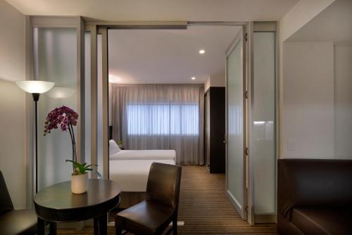 Causeway 353 Hotel - image 4