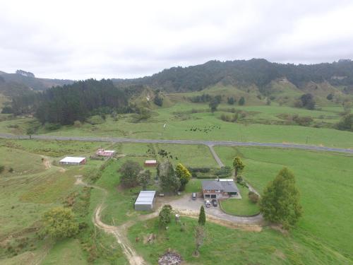 Exterior view, Hill top view farm stay in Urenui