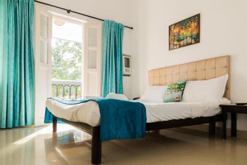 Deluxe Double Room image 7