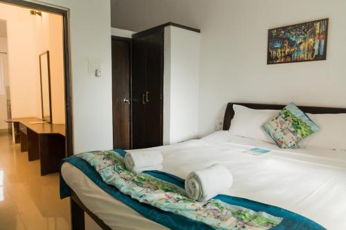 Deluxe Double Room image 6
