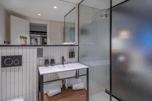 332279631 Melia White House Hotel