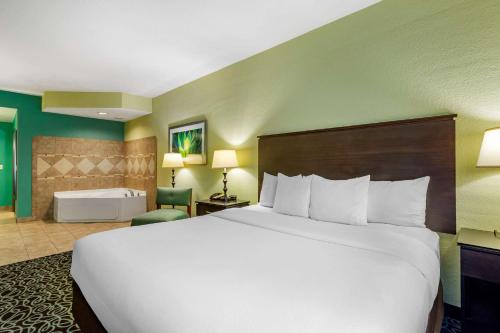 Comfort Suites At Fairgrounds-Casino