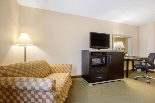 Quality Inn Ledgewood - Dover