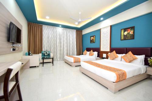 2 queen beds