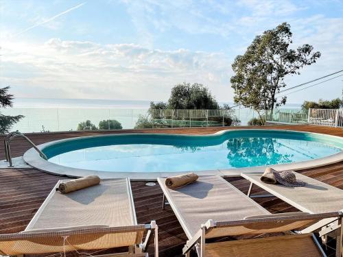Ibiza style bungalows with sea views in Balzi Rossi