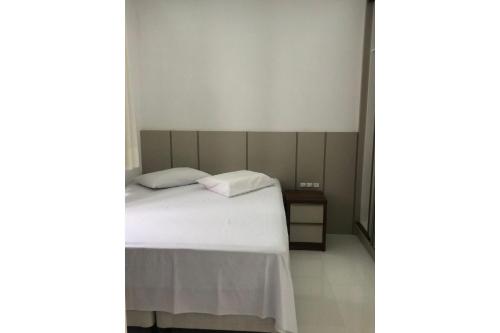 Apartamento 2 suites Meia Praia