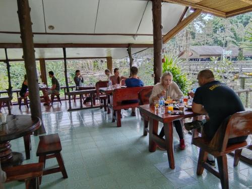 Khao Sok River & Jungle Resort