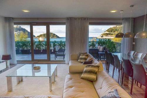 The Best in San Sebastian PRIVATE ENTRANCE & TERRACE - image 10