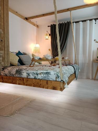 Le Maréchal Duplex - Appartement Cosy avec Baignoire spa Balnéo - CAEN hyper Centre