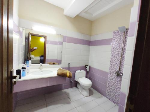 LUXURY 2 Bedrooms Full Apartment Lounge Kitchen Families Only WiFi Netflix