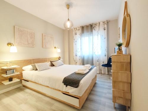80s Loft ViNTAGE 15' Málaga Airport Free Guest Parking 4