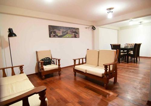 Melina House