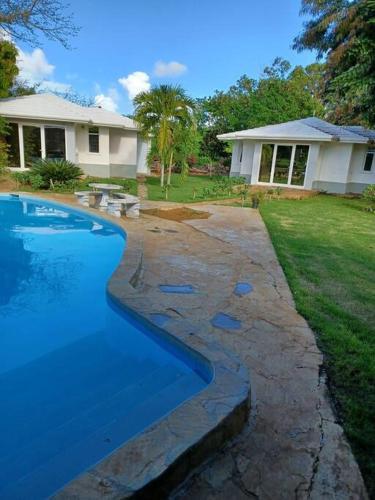 Private 2 Bedroom Villa with pool.