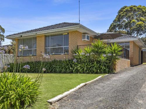 Kinloch Beach House 2
