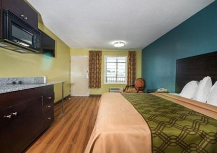 Royal Extended Stay Hotel in Selma, USA