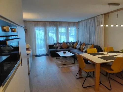 Schöne und Moderne Ferienwohnung in Grächen, Schweiz