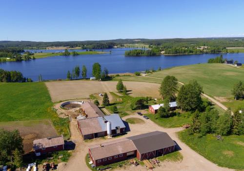 外部景觀, Laukkumäki farm (Laukkumaki farm) in 伊薩爾米