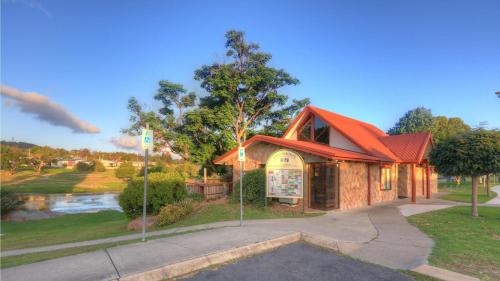 The Vines Motel & Cottages in Stanthorpe
