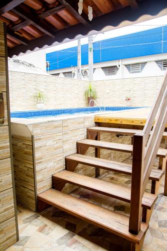 NOVO Casa com piscina no centro de Caraguatatuba