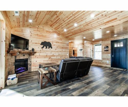 Sky Ridge Mountain View Wheelchair Accessible and Swim Spa in Gatlinburg, USA