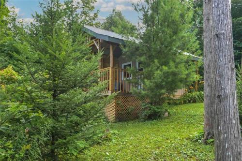 Private Sandy Beach Waterfront Cottage