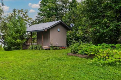 Private Sandy Beach Waterfront Cottage