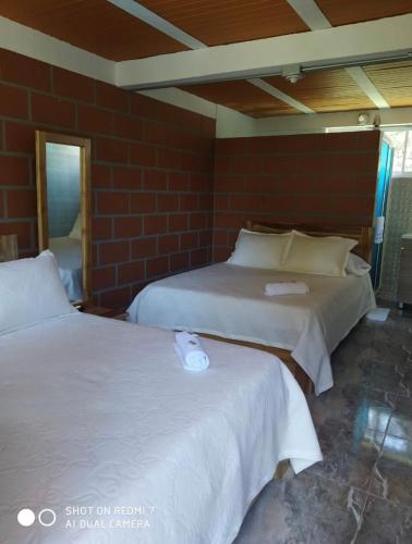 2 double beds