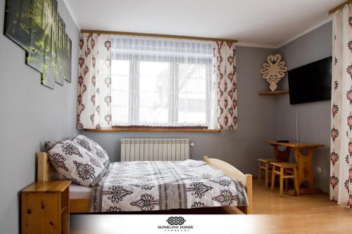 1 double bed, 1 twin bed