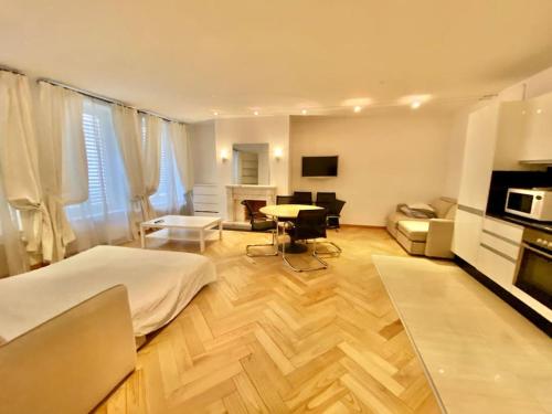 Deluxe Family Suite