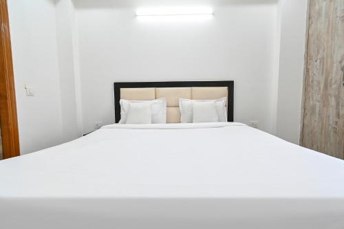 FabExpress Silver Residency