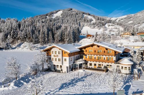 Gasthof Schützenhof - Hotel - Flachau