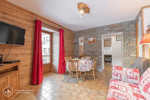 153 Rue des Rochers - Apartment - Lanslevillard