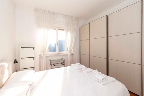 Lungo Po Riverview Apartment