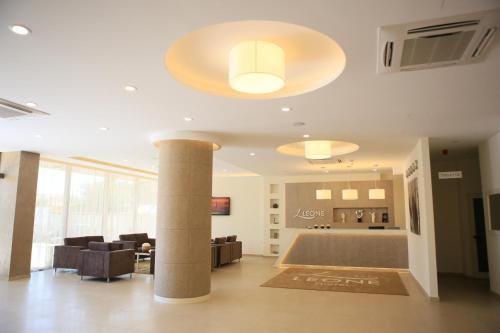 大堂, 雄獅酒店 (Hotel Leone) in 默主戈耶市中心