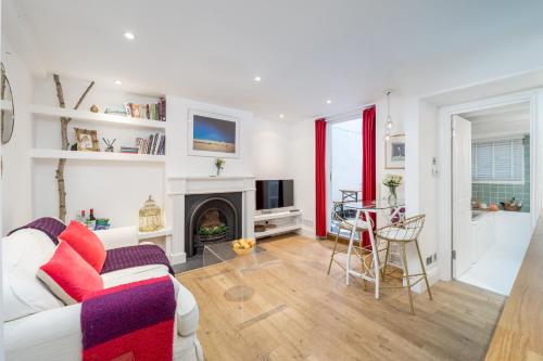 Stylish flat with private yard in Shepherd Bush, London