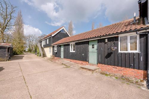 The Cartlodge Boundary Farm Air Manage Suffolk