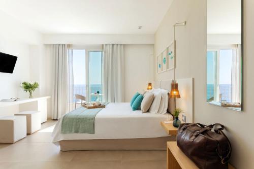 Deluxe Triple Room with Sea View