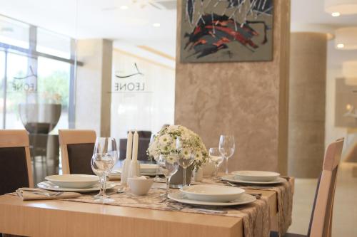 餐廳, 雄獅酒店 (Hotel Leone) in 默主戈耶市中心