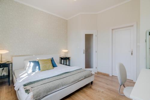 Prague Days - Bright Apartments - Fast WiFi - Quiet Area - image 4