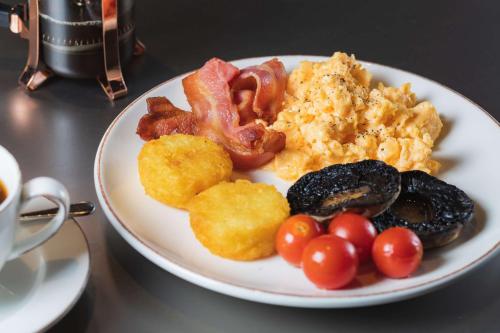 Radisson Blu Edwardian Grafton Hotel London - image 2